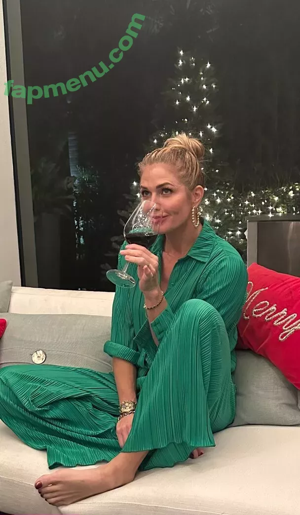 Torrie Wilson nude photo #2141 (Torrie11 / torriewilson)