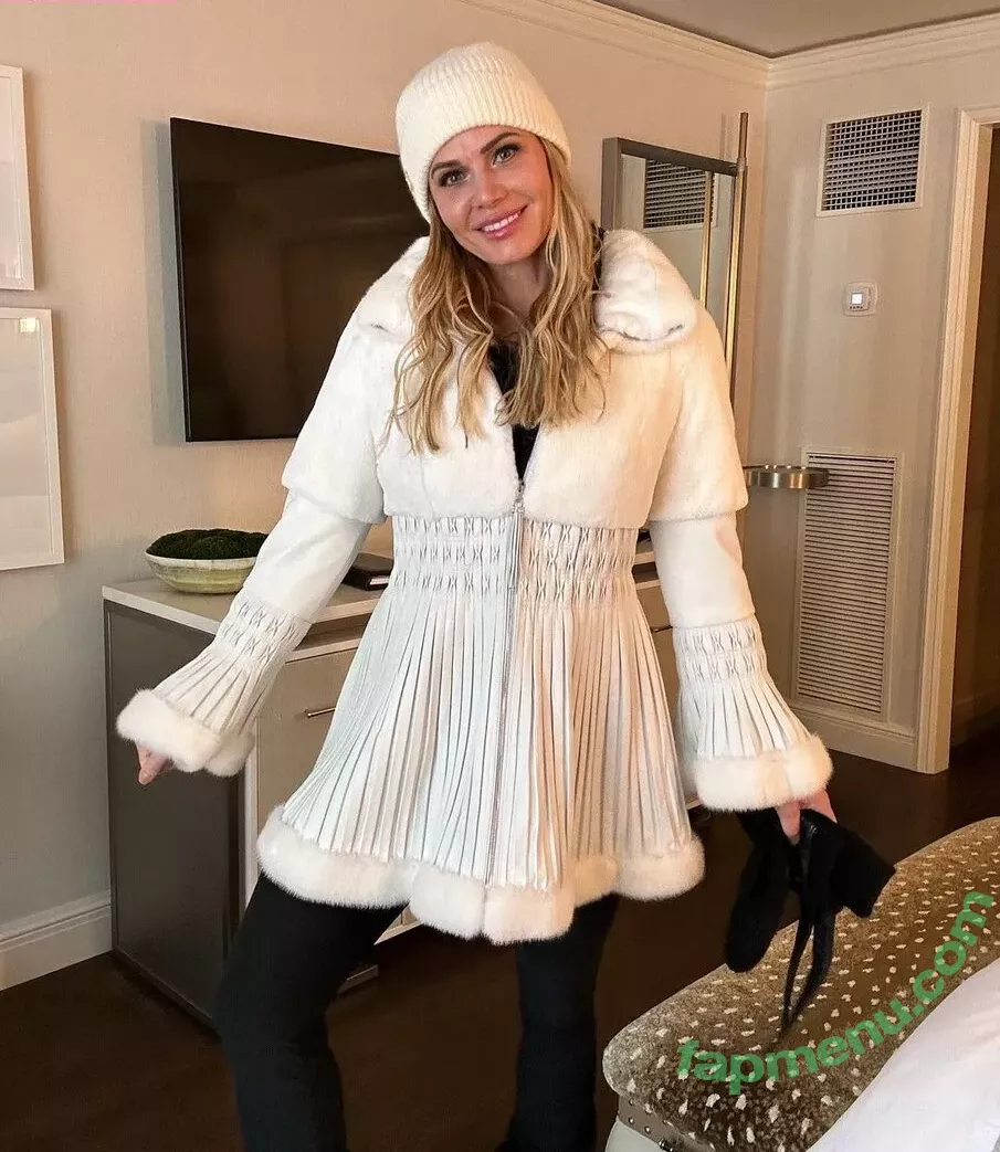 Torrie Wilson nude photo #2171 (Torrie11 / torriewilson)