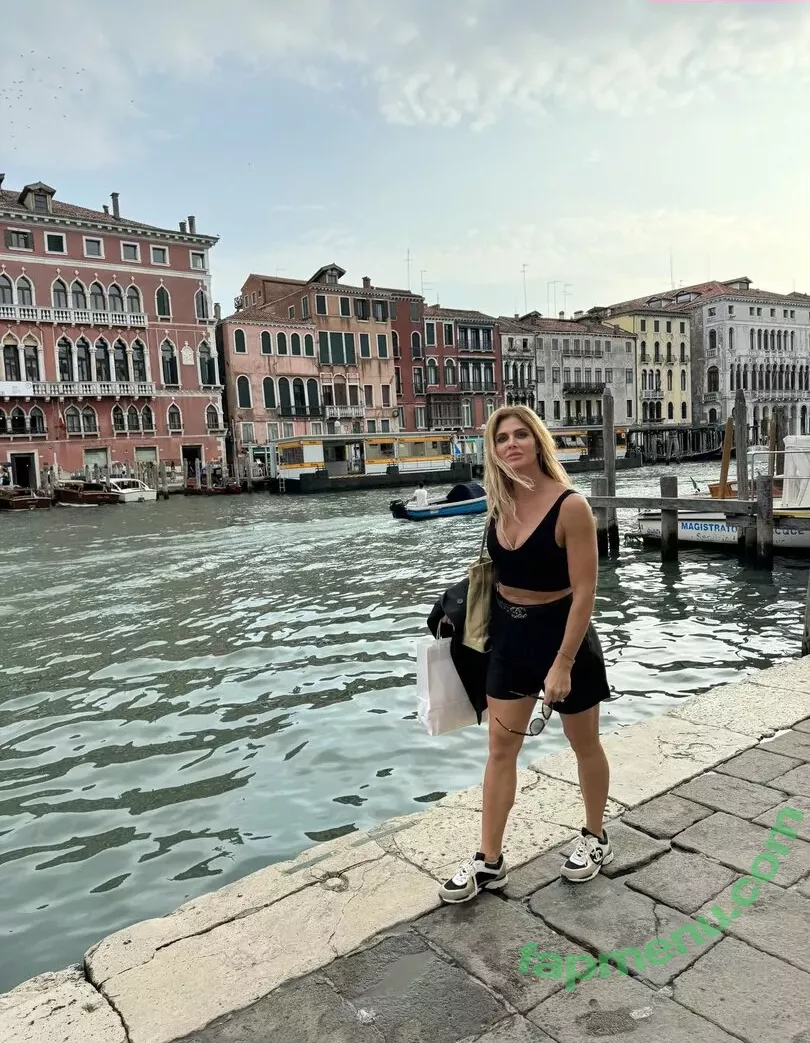 Torrie Wilson nude photo #2175 (Torrie11 / torriewilson)