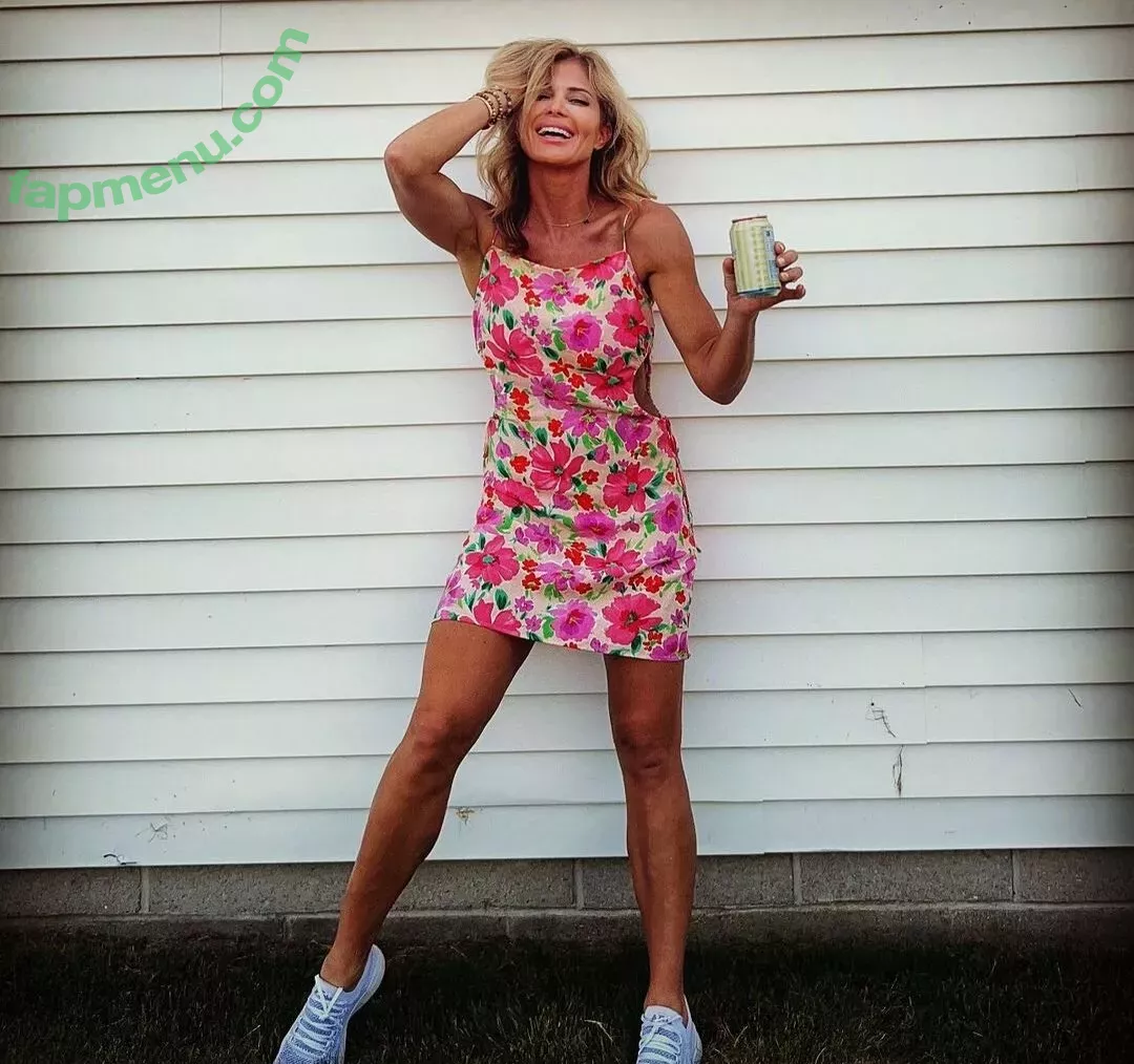 Torrie Wilson nude photo #2177 (Torrie11 / torriewilson)