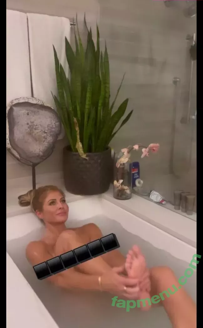 Torrie Wilson nude photo #2254 (Torrie11 / torriewilson)