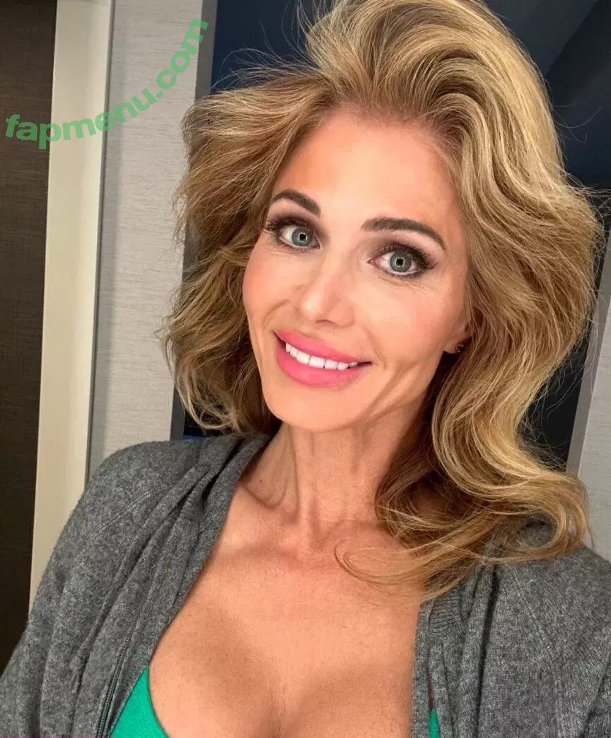 Torrie Wilson nude photo #2371 (Torrie11 / torriewilson)