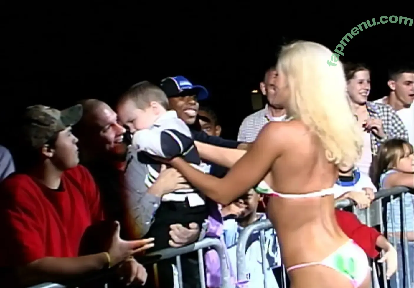 Torrie Wilson nude photo #3094 (Torrie11 / torriewilson)