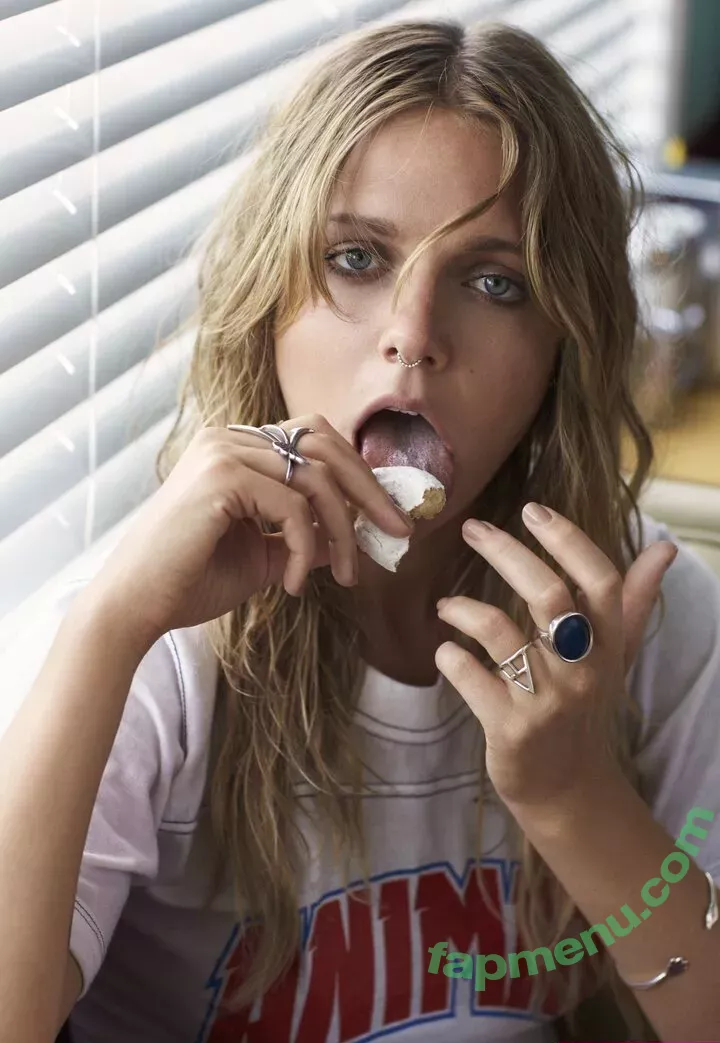 Tove Lo nude photo #0188 (cupfullofinsanity / tovelo)