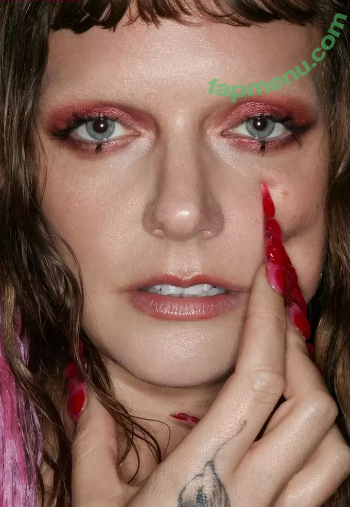 Tove Lo nude photo #0270 (cupfullofinsanity / tovelo)