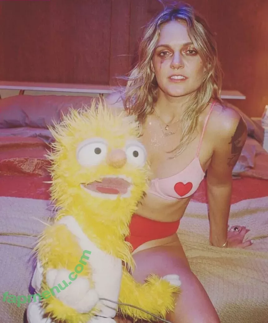 Tove Lo nude photo #0386 (cupfullofinsanity / tovelo)