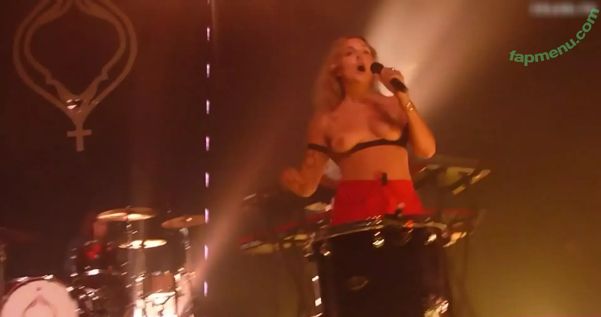 Tove Lo nude photo #0531 (cupfullofinsanity / tovelo)