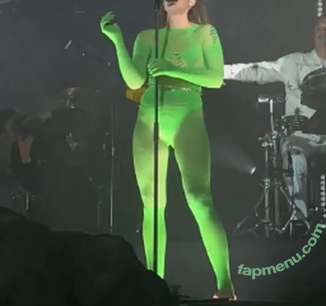 Tove Lo nude photo #0630 (cupfullofinsanity / tovelo)