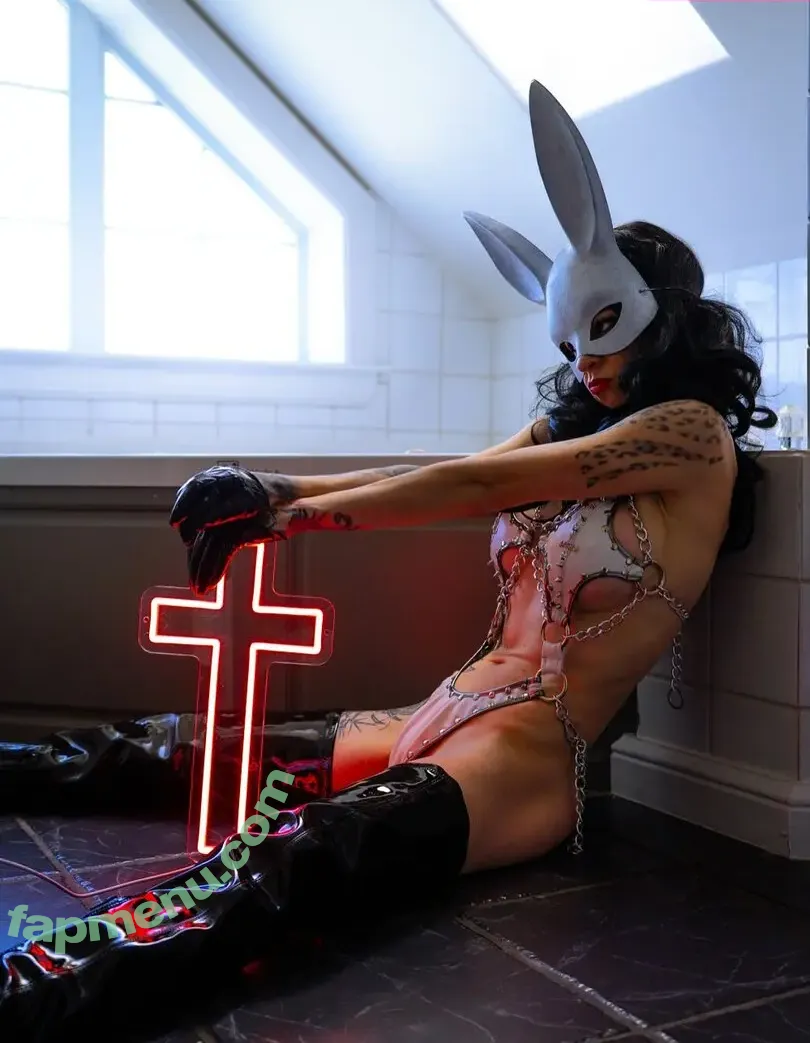 Toxic Vision nude photo #0030 (Sharon Ehman / toxicvision)