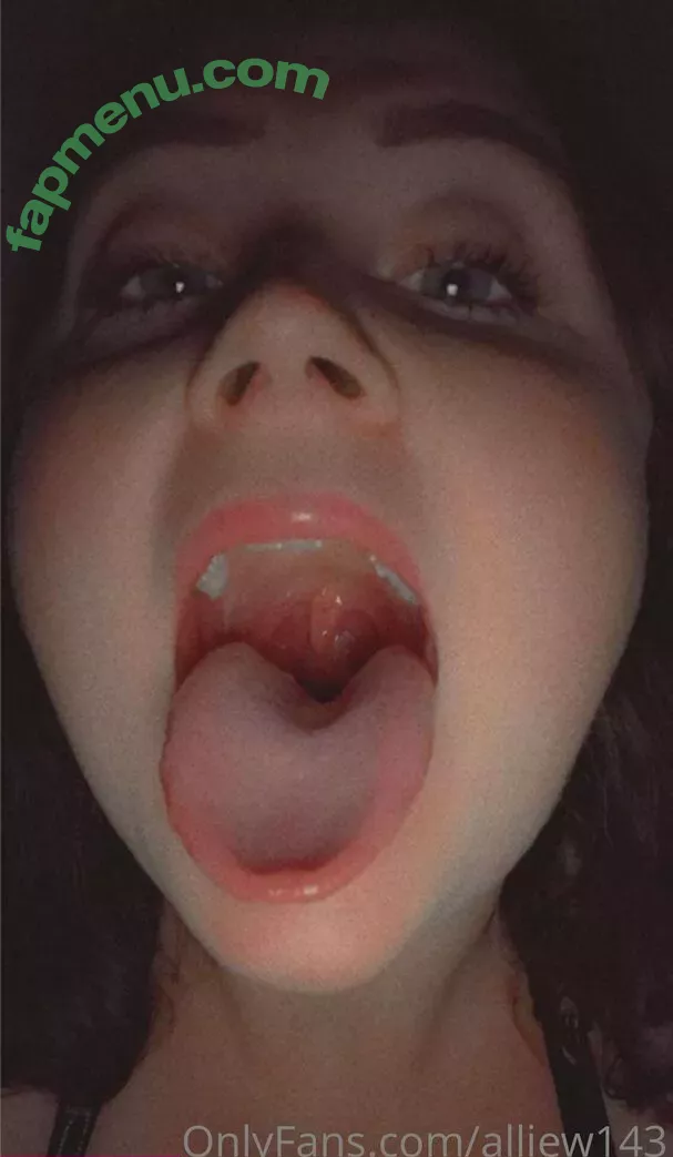 toxicallietongue nude photo #0011 (toxicallietongue)