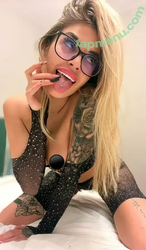 toxicmaryfree / mary.x.smile nude photo #0042