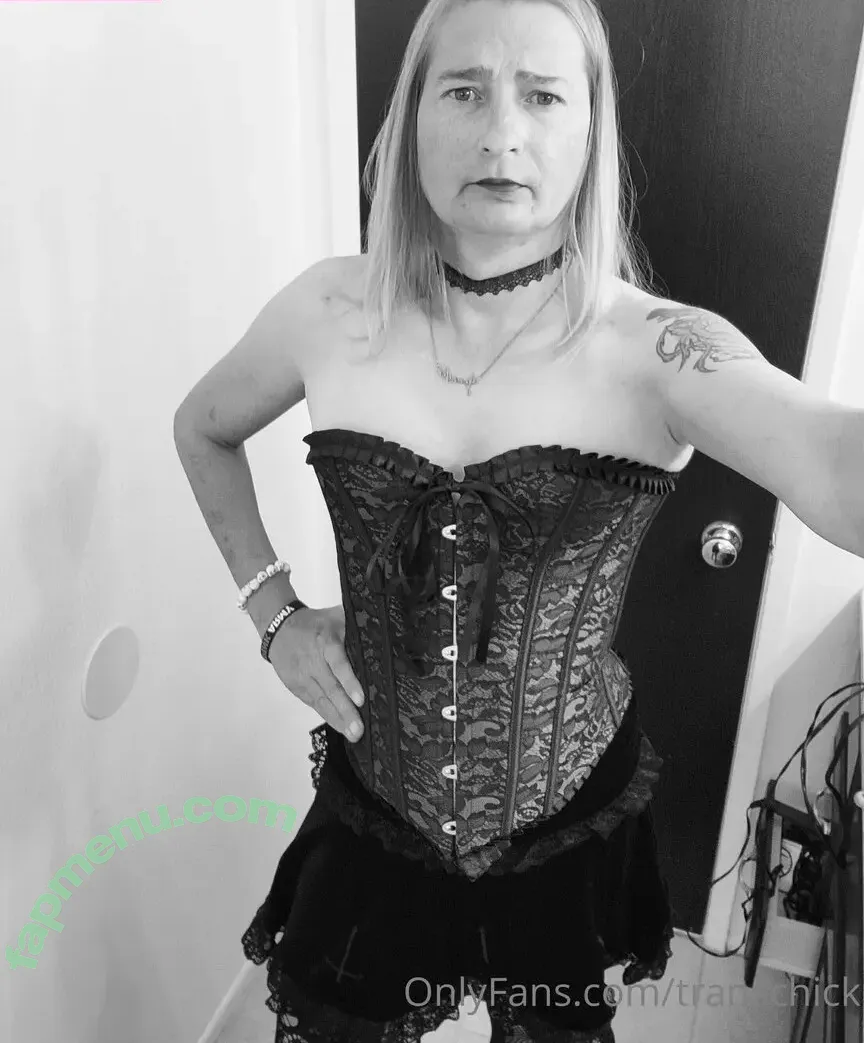 transchick nude photo #0005 (transchick)