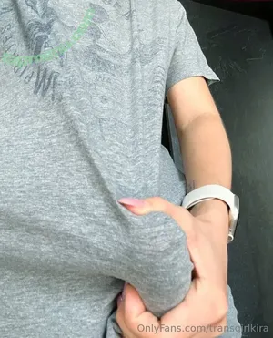 transgirlkira / tinybrunettekira nude photo #0042