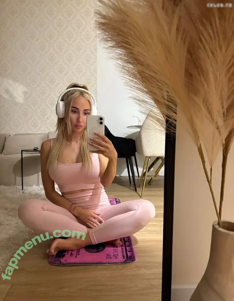 Transxemii nude photo #0060 (Transxemii)