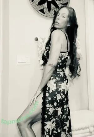  nude photo #0002