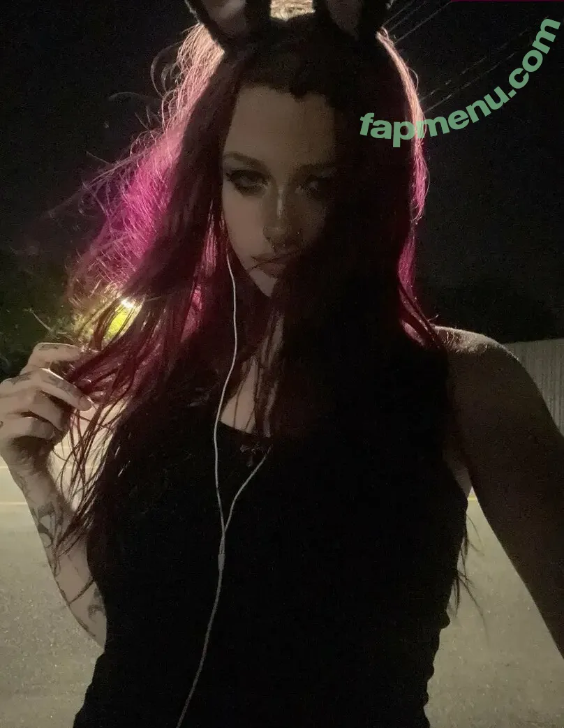 trashybagqueen nude photo #0016 (trashybagqueen_)