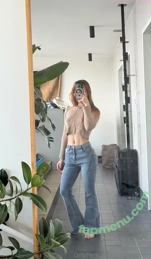  nude photo #0002