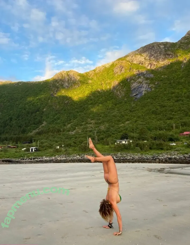 Travelingwithtals nude photo #0052 (Travelingwithtals)