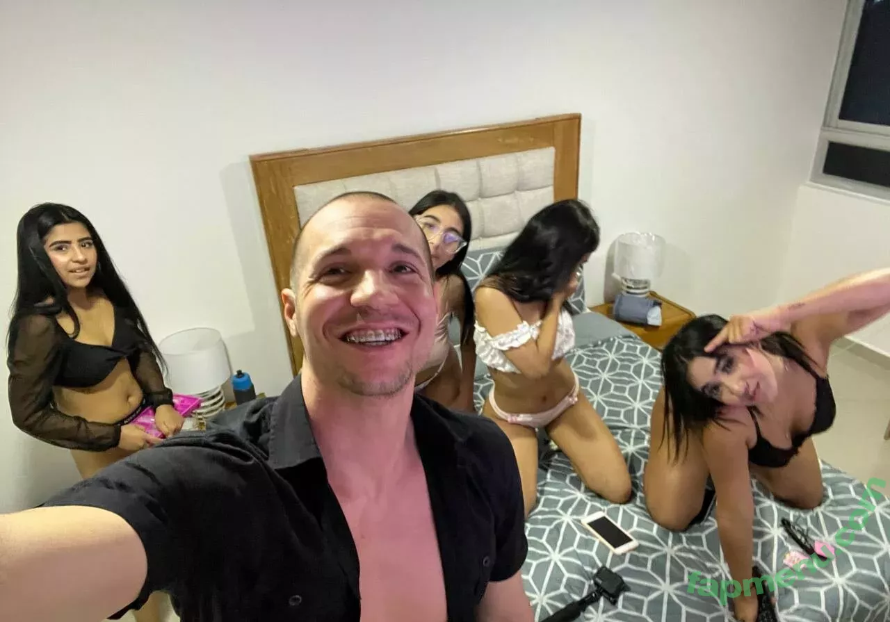 Travelvids Xyz nude photo #0011 (bwc2022 / travelvids.tv)