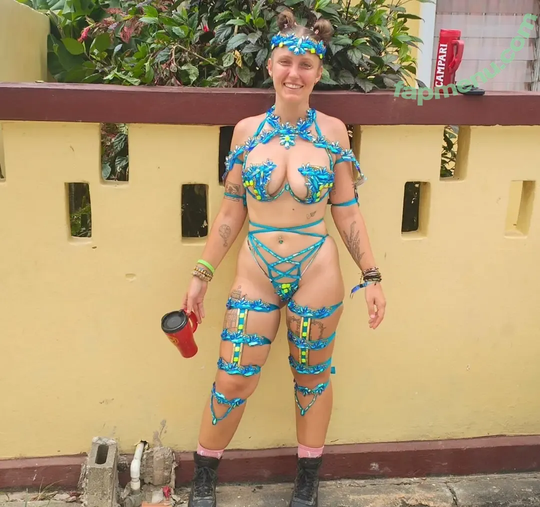 travelwithzoe nude photo #0006 (travelwithzoe_)