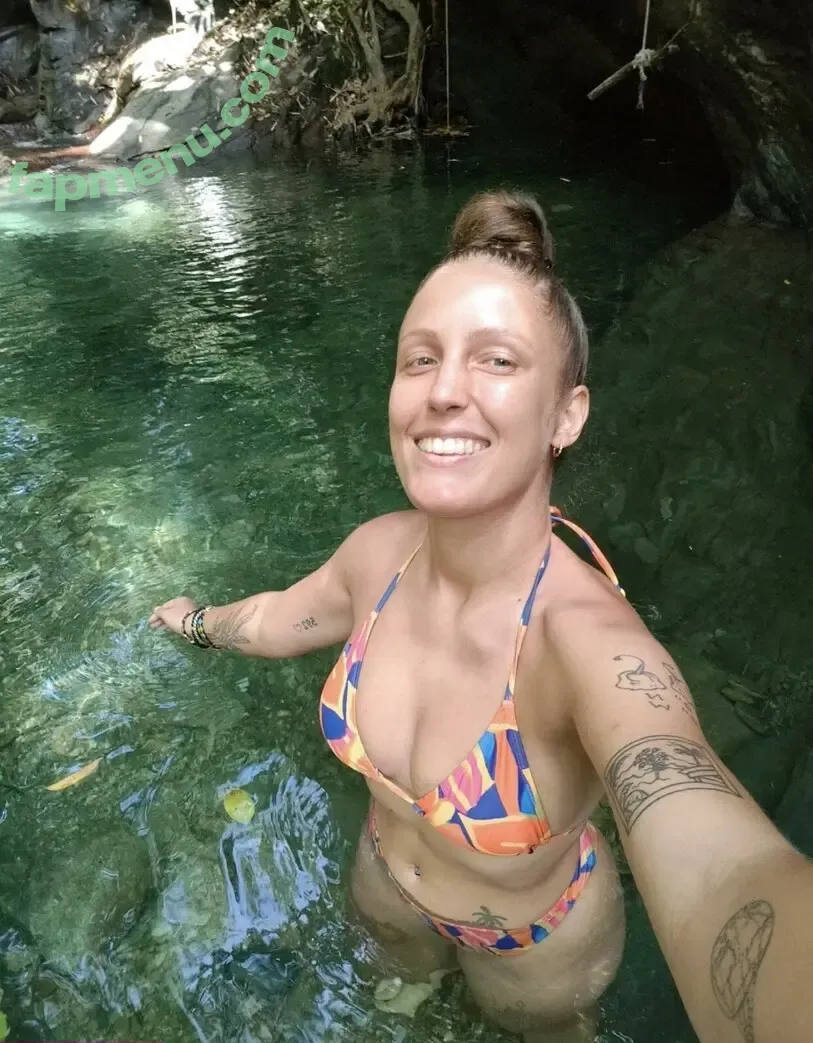 travelwithzoe nude photo #0010 (travelwithzoe_)