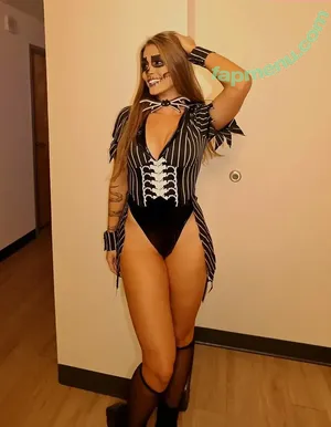 Treasure Rinaldi / trea.surree nude photo #0046