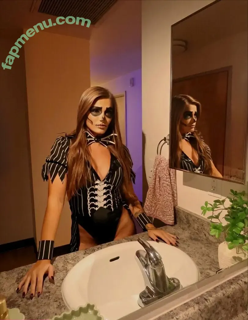 Treasure Rinaldi nude photo #0043 (trea.surree)