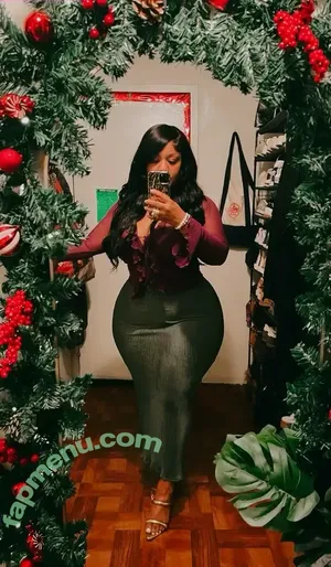 _Trillscott / thequeenzai nude photo #0022