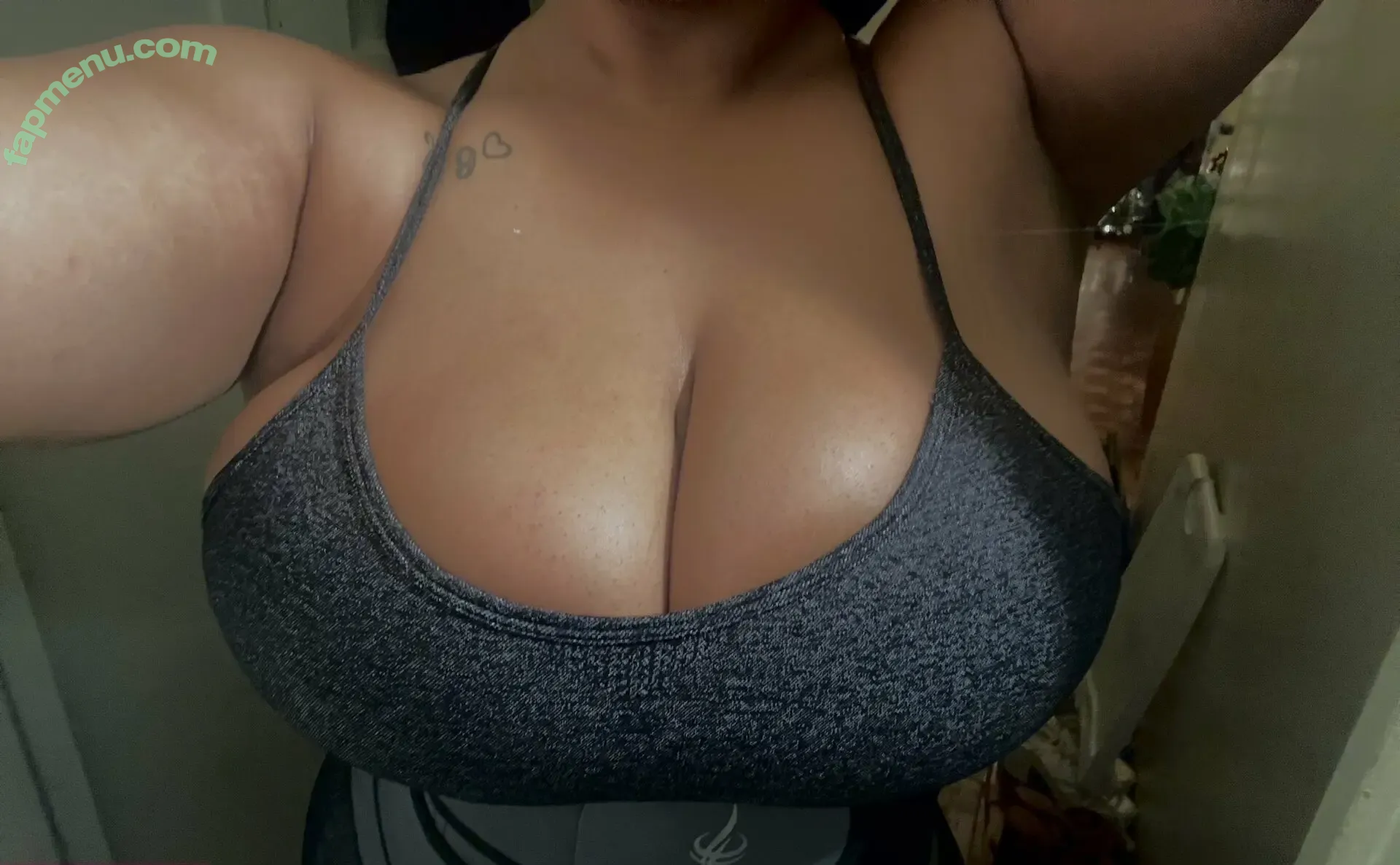 _Trillscott nude photo #0016 (thequeenzai)