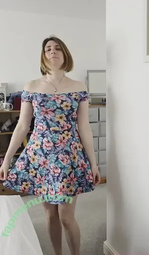 Trimalchio87 / Bee nude photo #0980