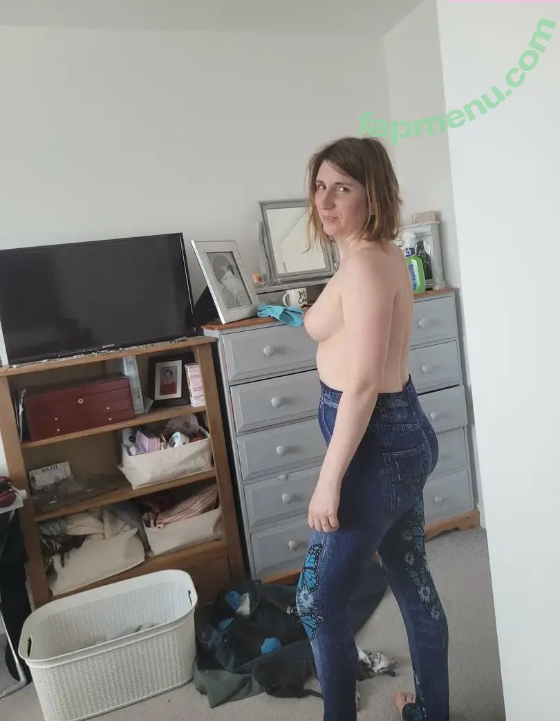 Trimalchio87 nude photo #0502 (Bronwen Fackrell / bee)