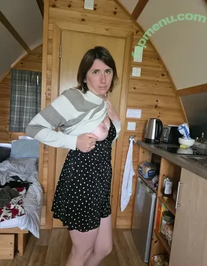 Trimalchio87 / Bee nude photo #1178