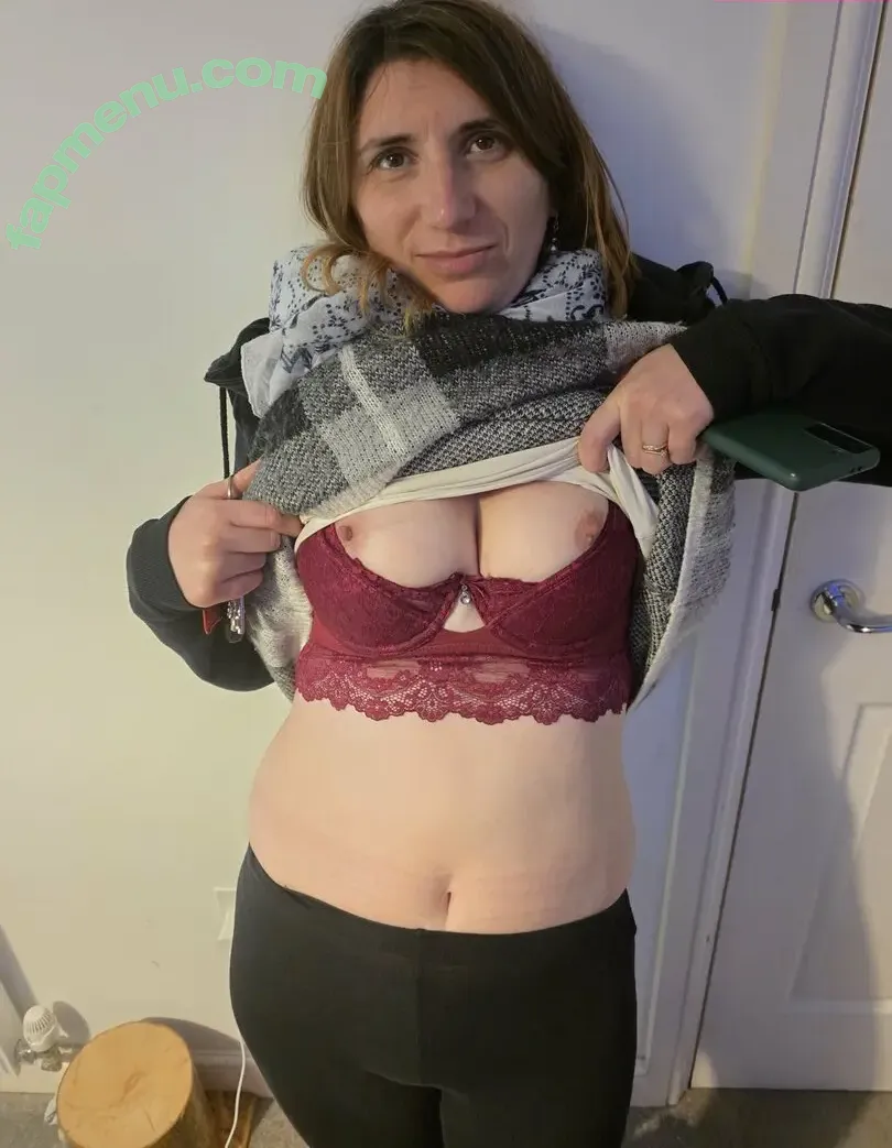 Trimalchio87 nude photo #1264 (Bee)