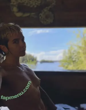 Trinaaweena, / Catrina Suicide / Trinaa / trinaaweena nude photo #0030