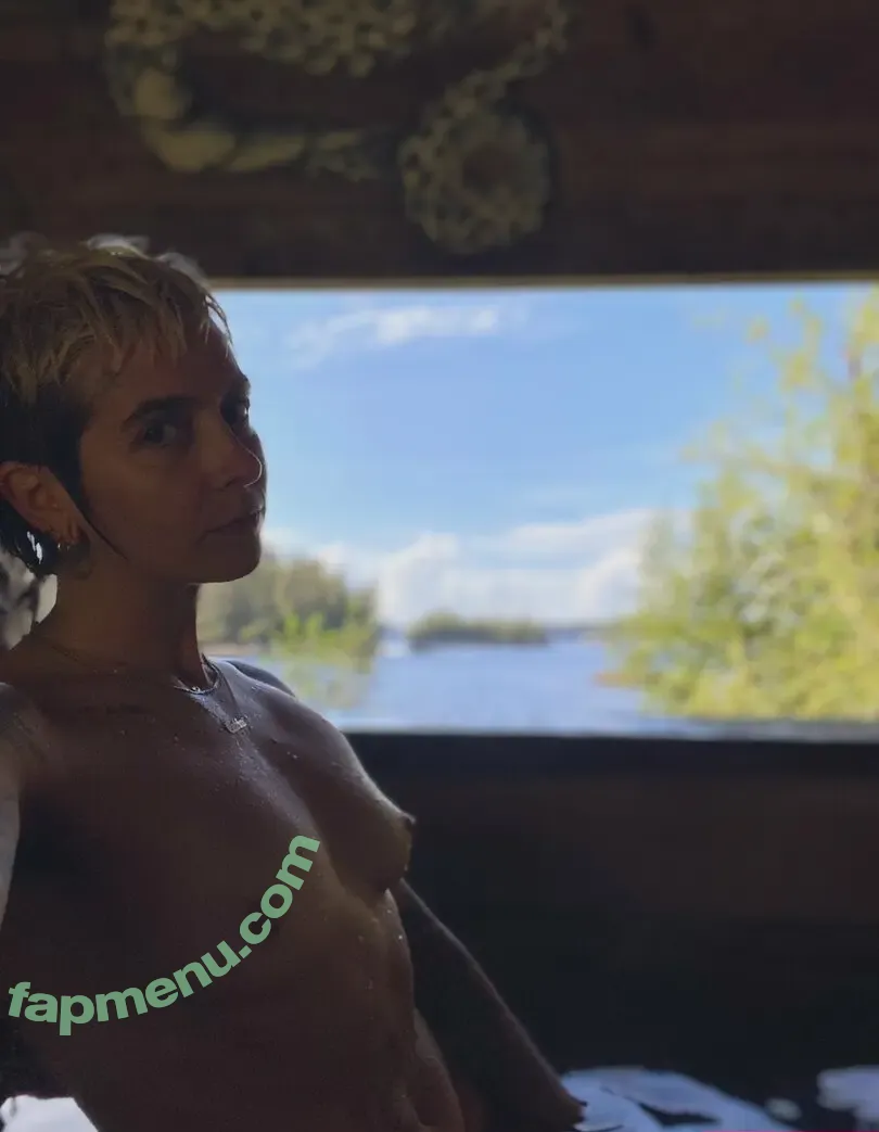 Trinaaweena, nude photo #0030 (Catrina Suicide / Trinaa / trinaaweena)