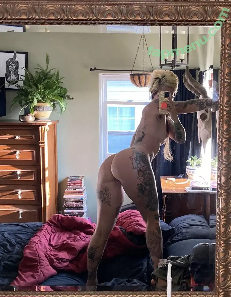 Trinaaweena, nude photo #0039 (Catrina Suicide / Trinaa / trinaaweena)