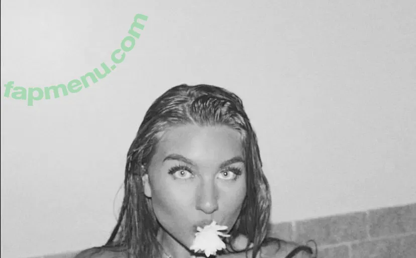Trinity Charlton nude photo #0006 (trinity_clara / trinityy.raine)