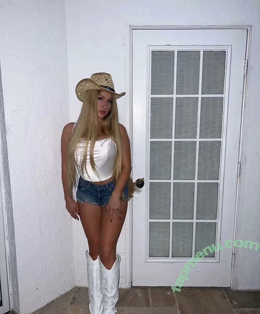 Trinity Charlton nude photo #0015 (trinity_clara / trinityy.raine)