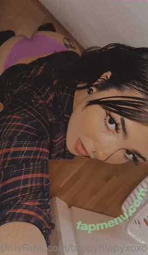 trippyhippyxoxo7 / trippyhippo7 nude photo #0004
