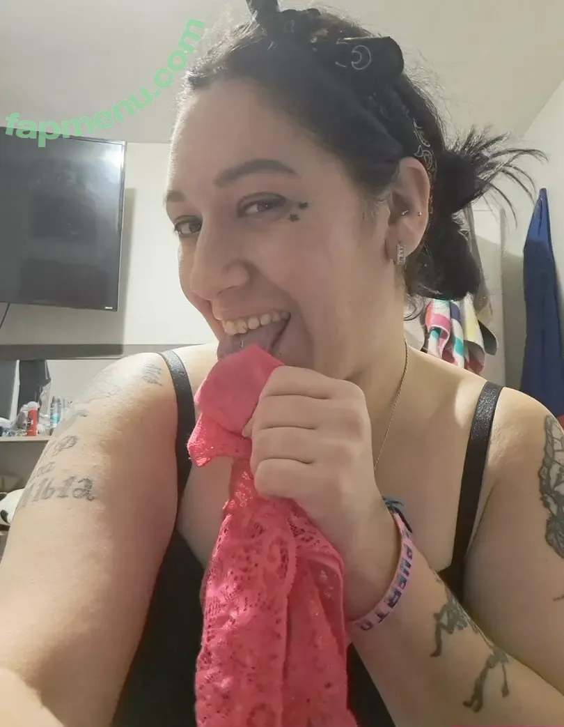trippykoala425 nude photo #0039 (trippykoala425)