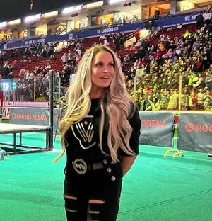 Trish Stratus / trishstratuscom nude photo #0772