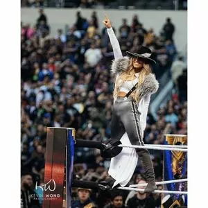 Trish Stratus / trishstratuscom nude photo #0861