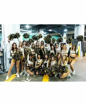 Trish Stratus / trishstratuscom nude photo #0910