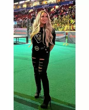 Trish Stratus / trishstratuscom nude photo #0914