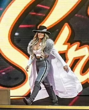 Trish Stratus / trishstratuscom nude photo #0919