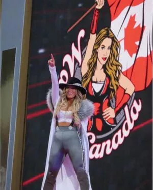 Trish Stratus / trishstratuscom nude photo #0921