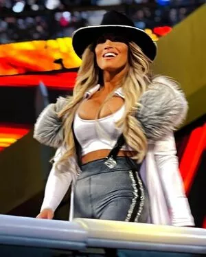 Trish Stratus / trishstratuscom nude photo #0926