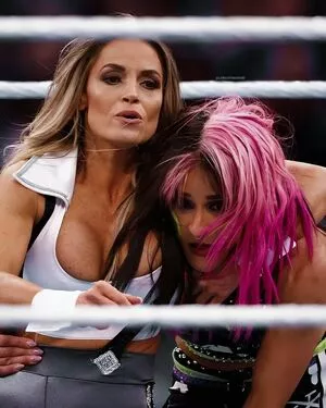 Trish Stratus / trishstratuscom nude photo #0927