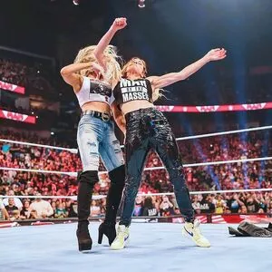 Trish Stratus / trishstratuscom nude photo #0972