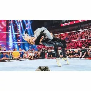 Trish Stratus / trishstratuscom nude photo #0976